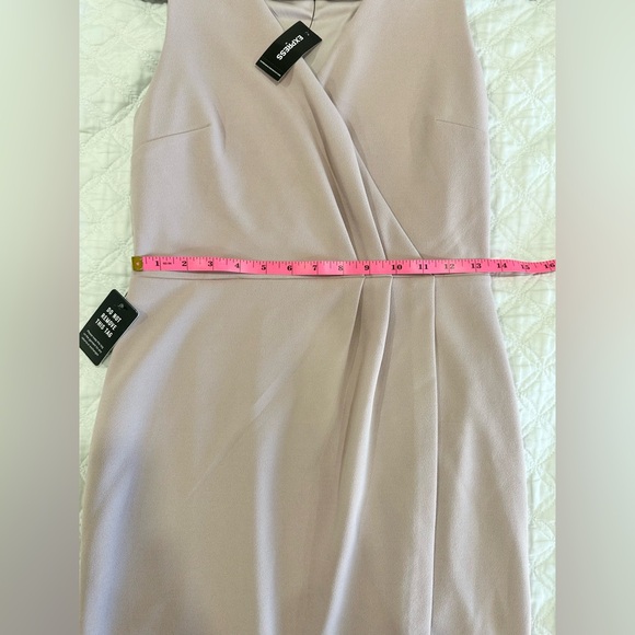 Express dress - Picture 4 of 7